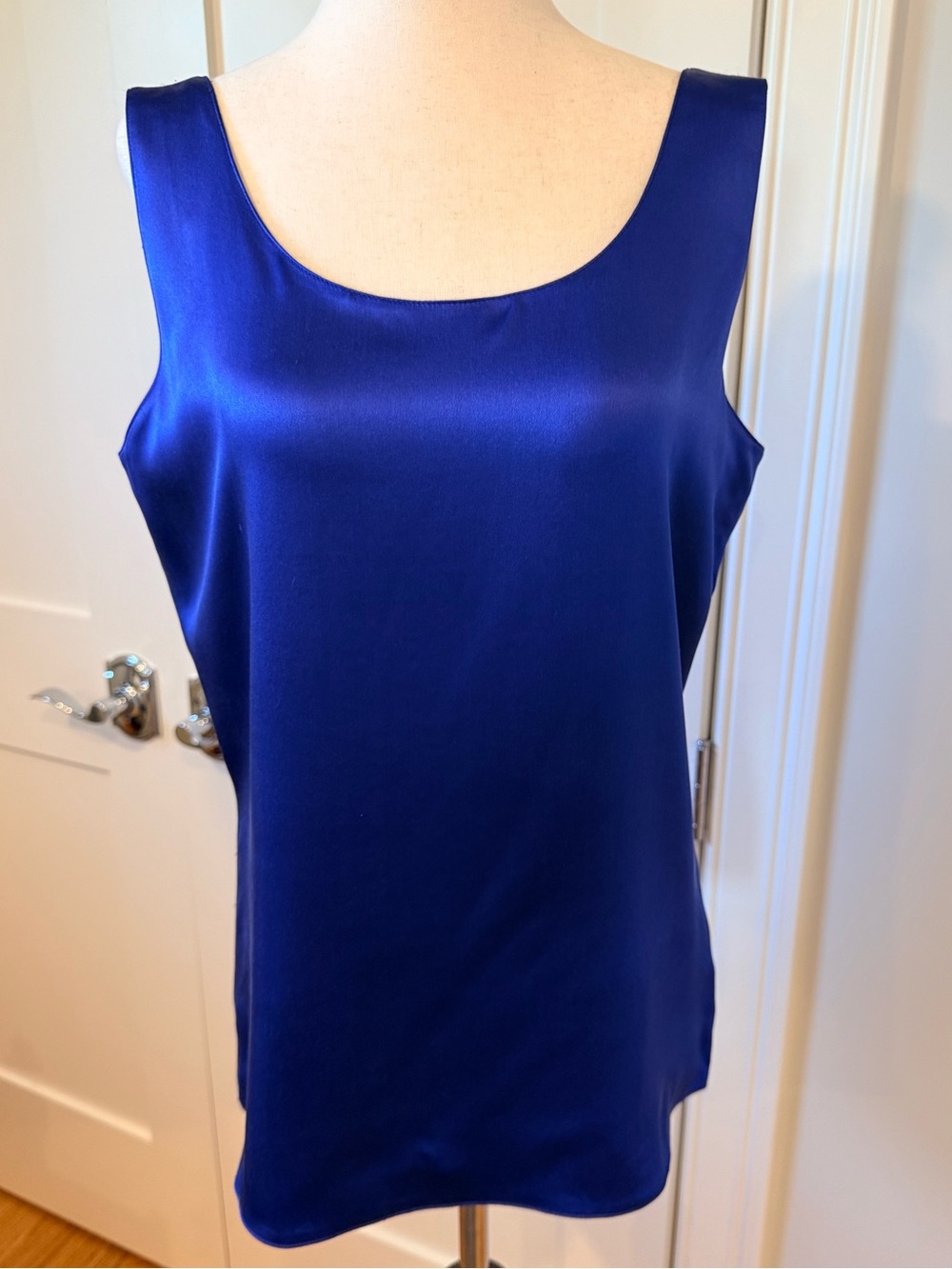 St. John Silk Reversible Scoop Neck Camisole in Cobalt and Navy